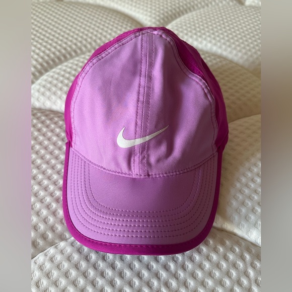 Nike Featherlight Dri-Fit Cap - Picture 1 of 4